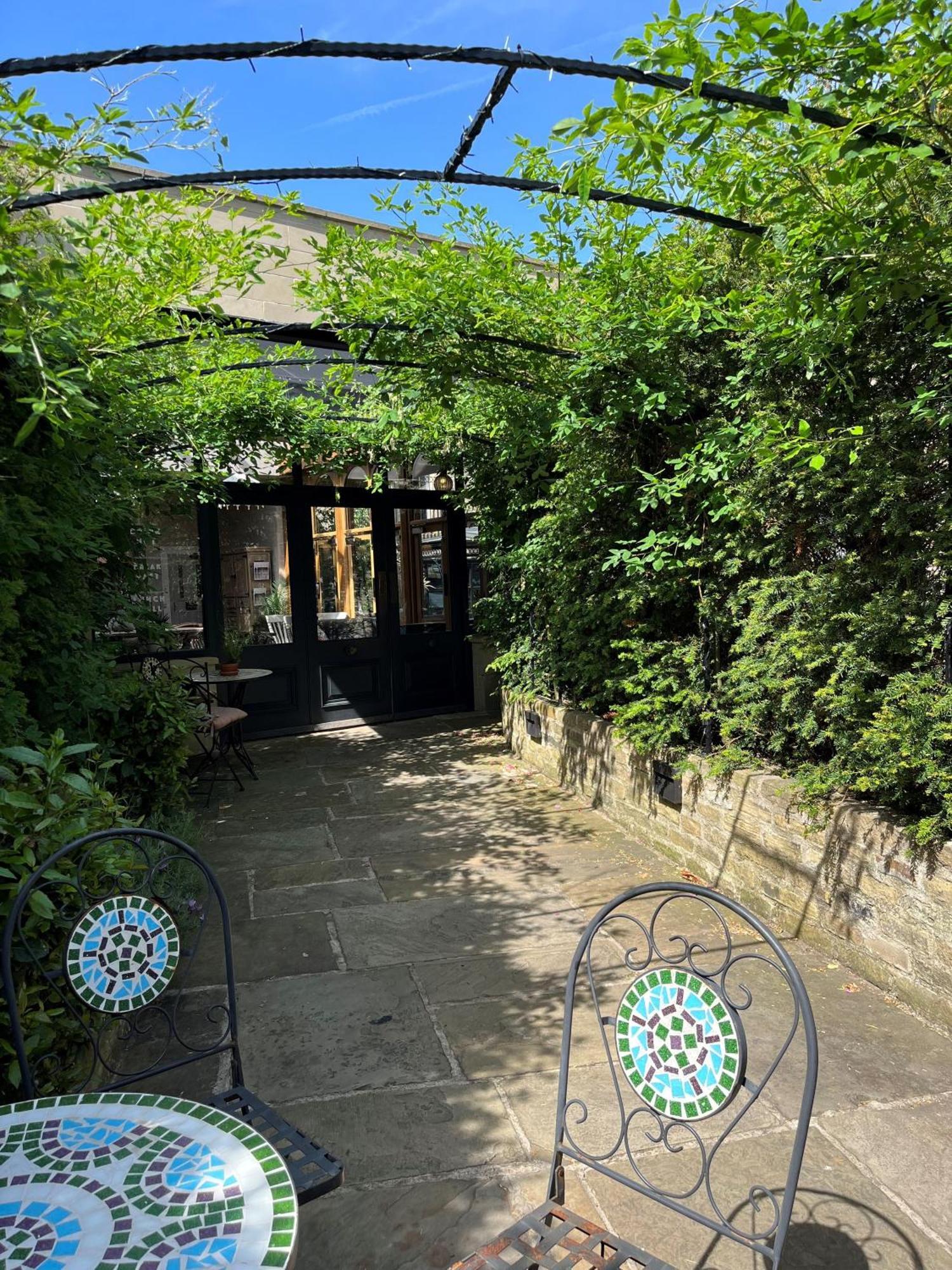 Manor House Lindley Hotell Huddersfield Eksteriør bilde