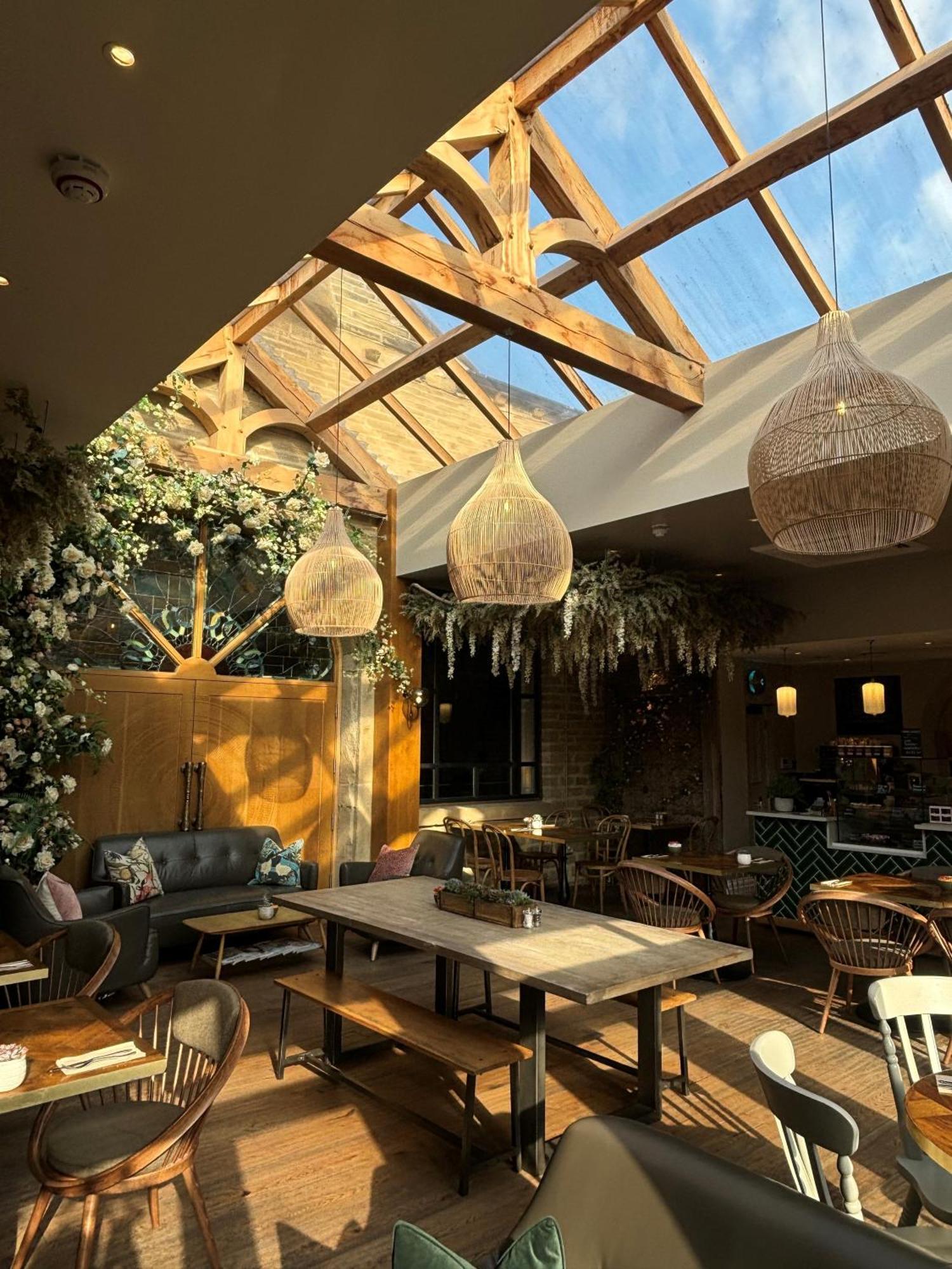 Manor House Lindley Hotell Huddersfield Eksteriør bilde